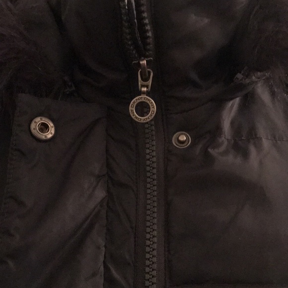 Preloved DKNY winter coat mid length detachable hood - Picture 7 of 9